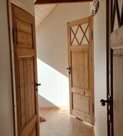 The Parrot Hotel, Live In A Rescue Animal Park Apartment Naestved